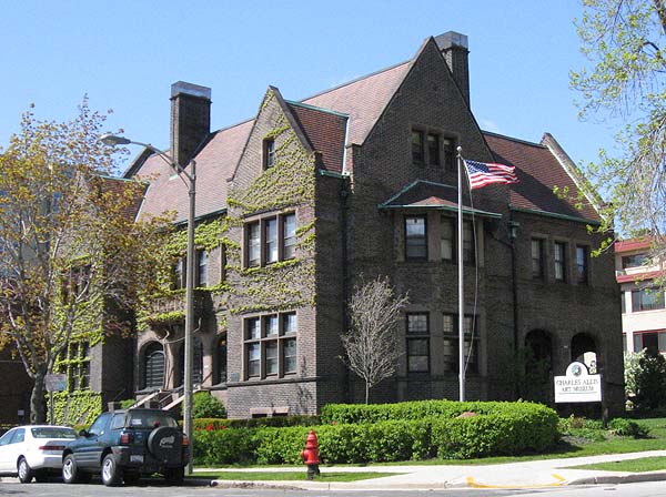 United States: Milwaukee County Committee Debates Future of Allis & Villa Terrace Museums